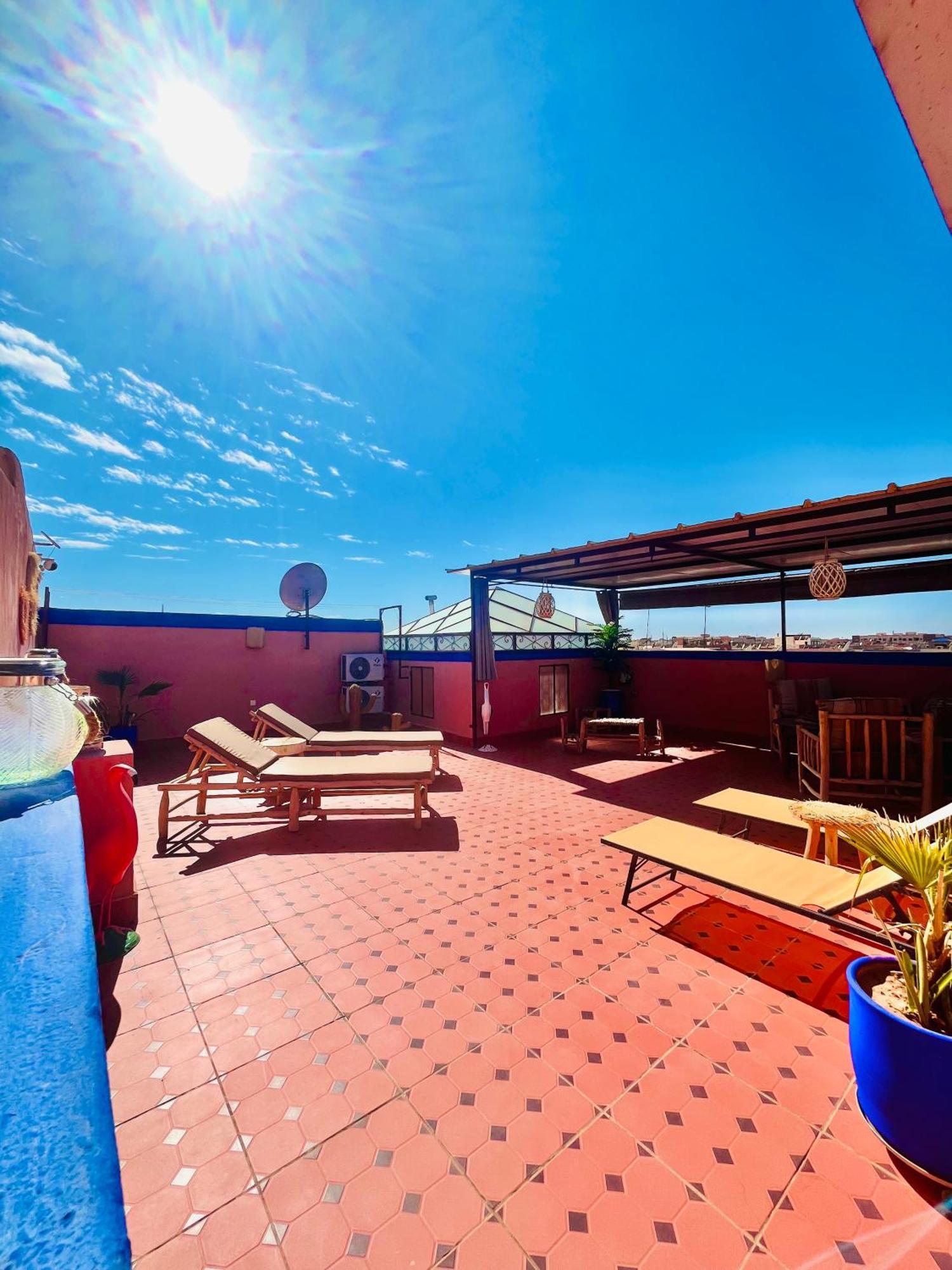 Apartment With Ac, Patio And Rooftop Appartement Climatise Avec Patio Et Toit Terrasse Marrakesh Ngoại thất bức ảnh