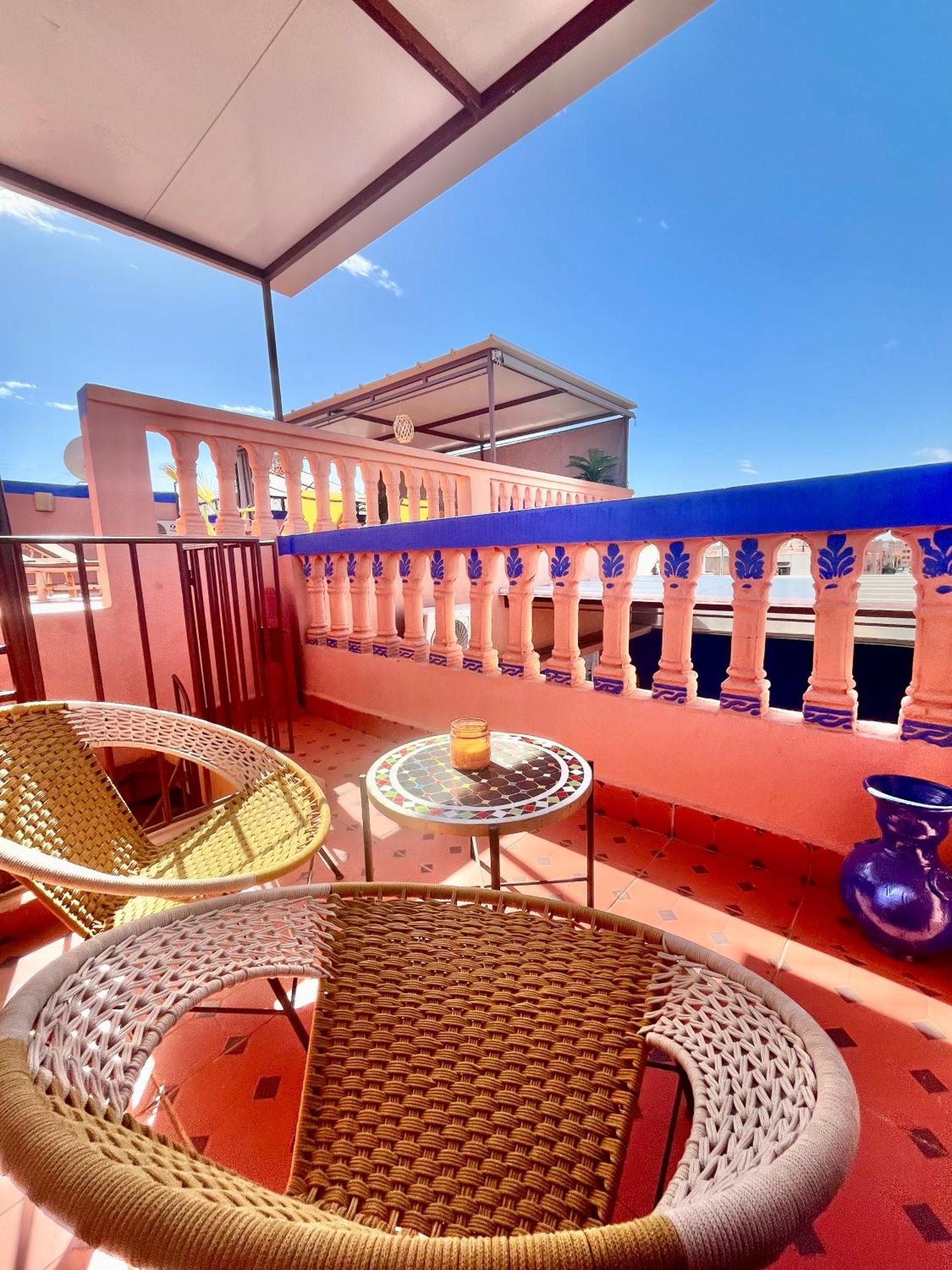 Apartment With Ac, Patio And Rooftop Appartement Climatise Avec Patio Et Toit Terrasse Marrakesh Ngoại thất bức ảnh